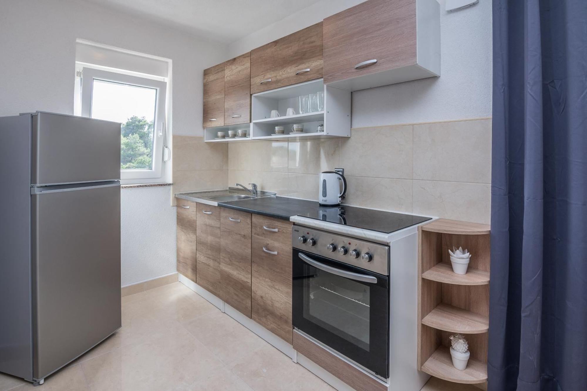 Plaza Ab Apartment วีร์ ภายนอก รูปภาพ